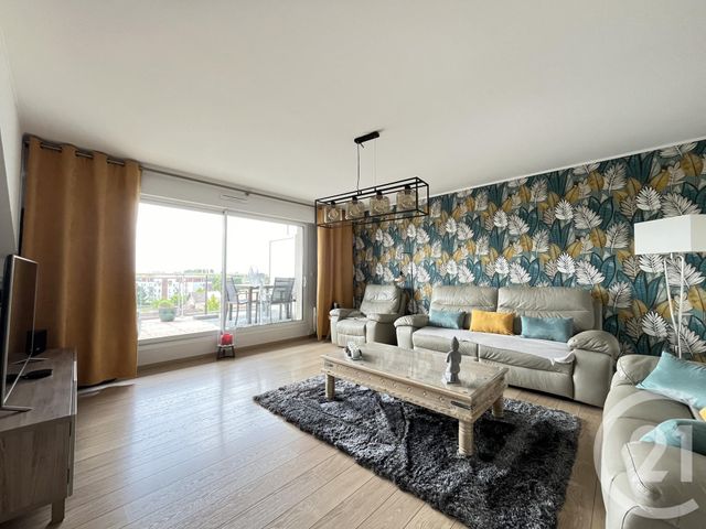 Afficher la photo en grand Appartement T4 à vendre - 4 pièces - 93.68 m2 - WASQUEHAL - 59 - NORD-PAS-DE-CALAIS - Century 21 Grands Boulevards