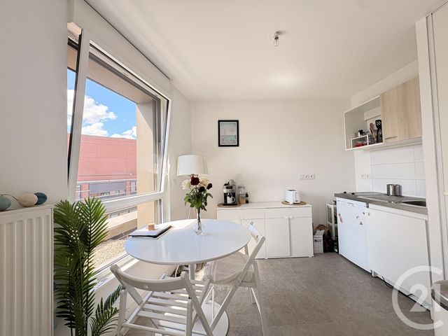Appartement Studio à vendre - 1 pièce - 29.45 m2 - LILLE - 59 - NORD-PAS-DE-CALAIS - Century 21 Grands Boulevards