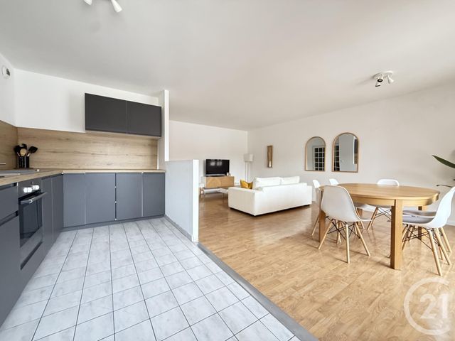 Appartement T3 à vendre - 3 pièces - 75.57 m2 - LA MADELEINE - 59 - NORD-PAS-DE-CALAIS - Century 21 Grands Boulevards