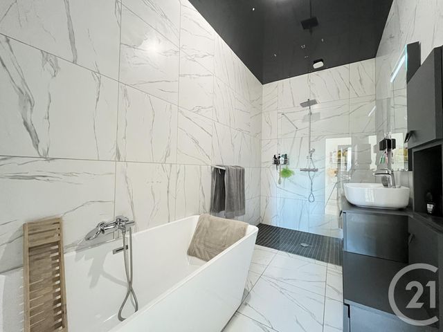 Appartement T5 à vendre - 5 pièces - 164.56 m2 - ROUBAIX - 59 - NORD-PAS-DE-CALAIS - Century 21 Grands Boulevards