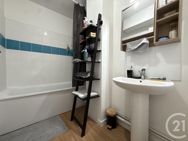 Appartement T4 à vendre - 4 pièces - 71.6 m2 - VILLENEUVE D ASCQ - 59 - NORD-PAS-DE-CALAIS - Century 21 Grands Boulevards