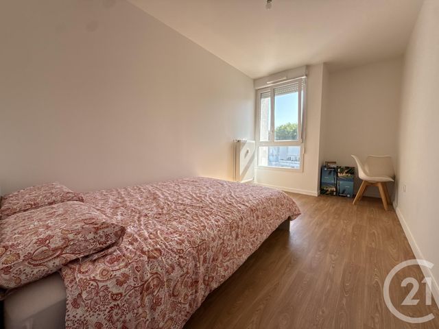 Appartement T4 à vendre - 4 pièces - 71.6 m2 - VILLENEUVE D ASCQ - 59 - NORD-PAS-DE-CALAIS - Century 21 Grands Boulevards
