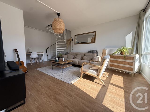 Appartement T4 à vendre - 4 pièces - 71.6 m2 - VILLENEUVE D ASCQ - 59 - NORD-PAS-DE-CALAIS - Century 21 Grands Boulevards