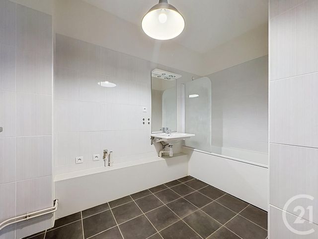 Appartement T4 à vendre - 4 pièces - 84.11 m2 - CROIX - 59 - NORD-PAS-DE-CALAIS - Century 21 Grands Boulevards